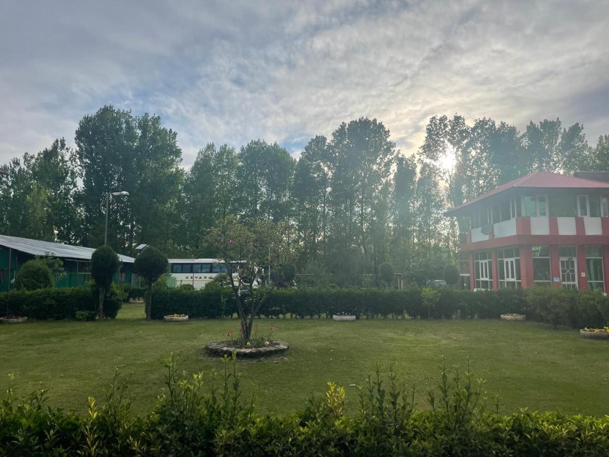 Hotel New Sahil Srinagar  Exterior photo